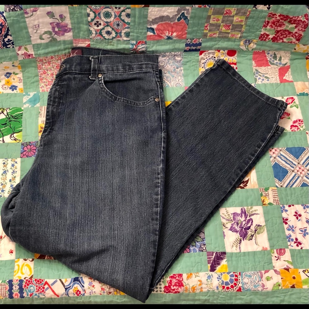Gloria Vanderbilt super cute straight leg jeans